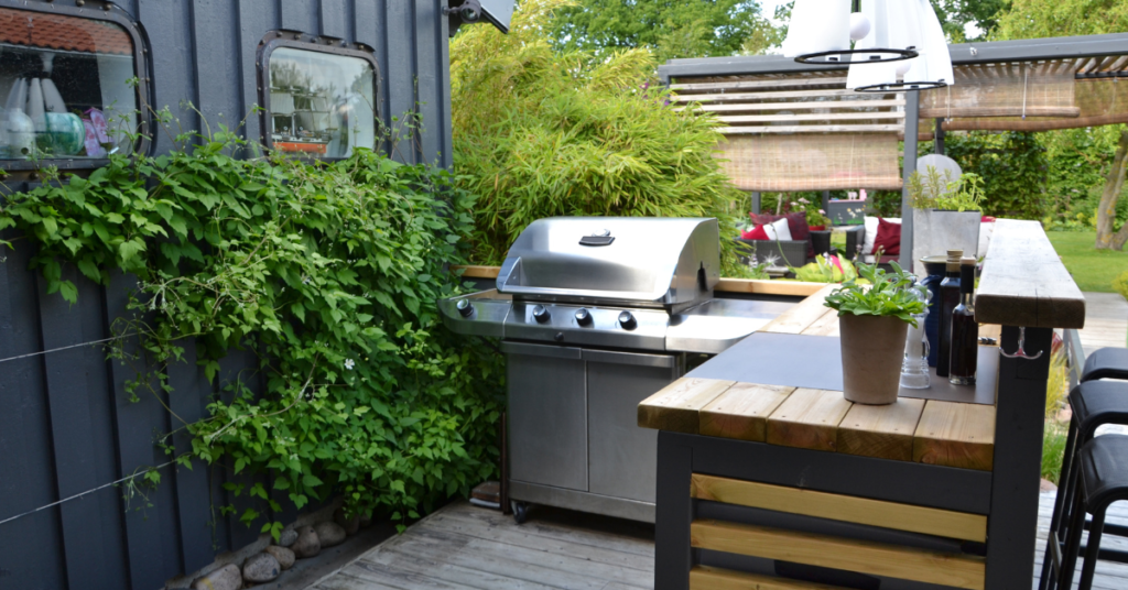 Patio Design - Adding funtional elements like an outdoor kitchen
